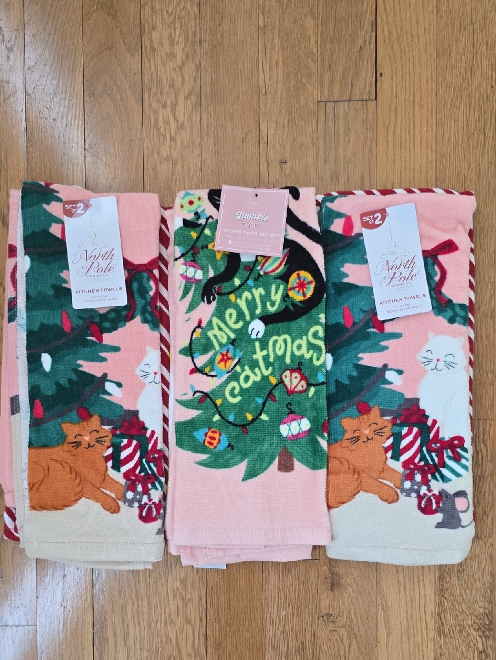 NORTH POLE & ST NICHOLAS SQUARE BRANDS BUNDLE OF 6 CHRISTMAS KITCHEN HAND TOWELS